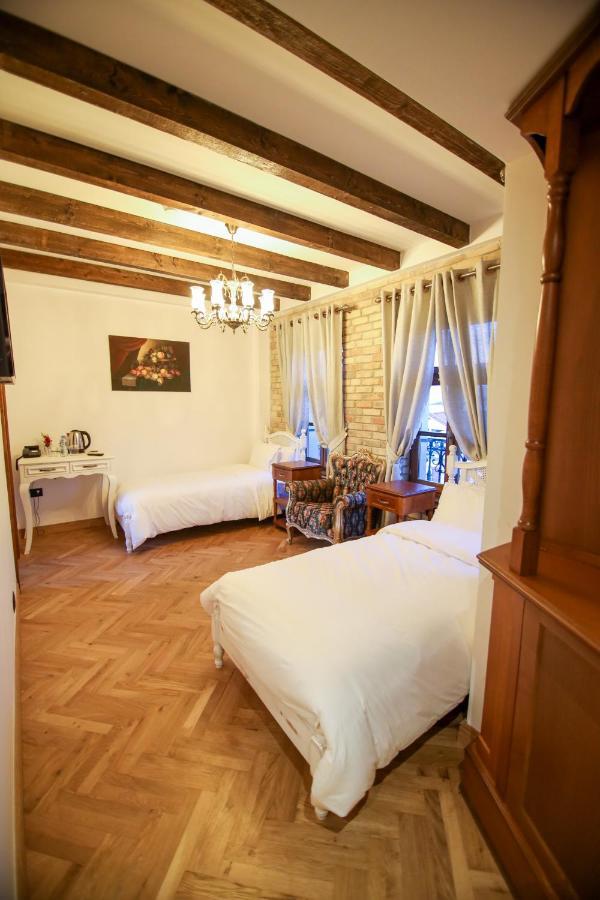 Vila Sonnet Korce Buitenkant foto