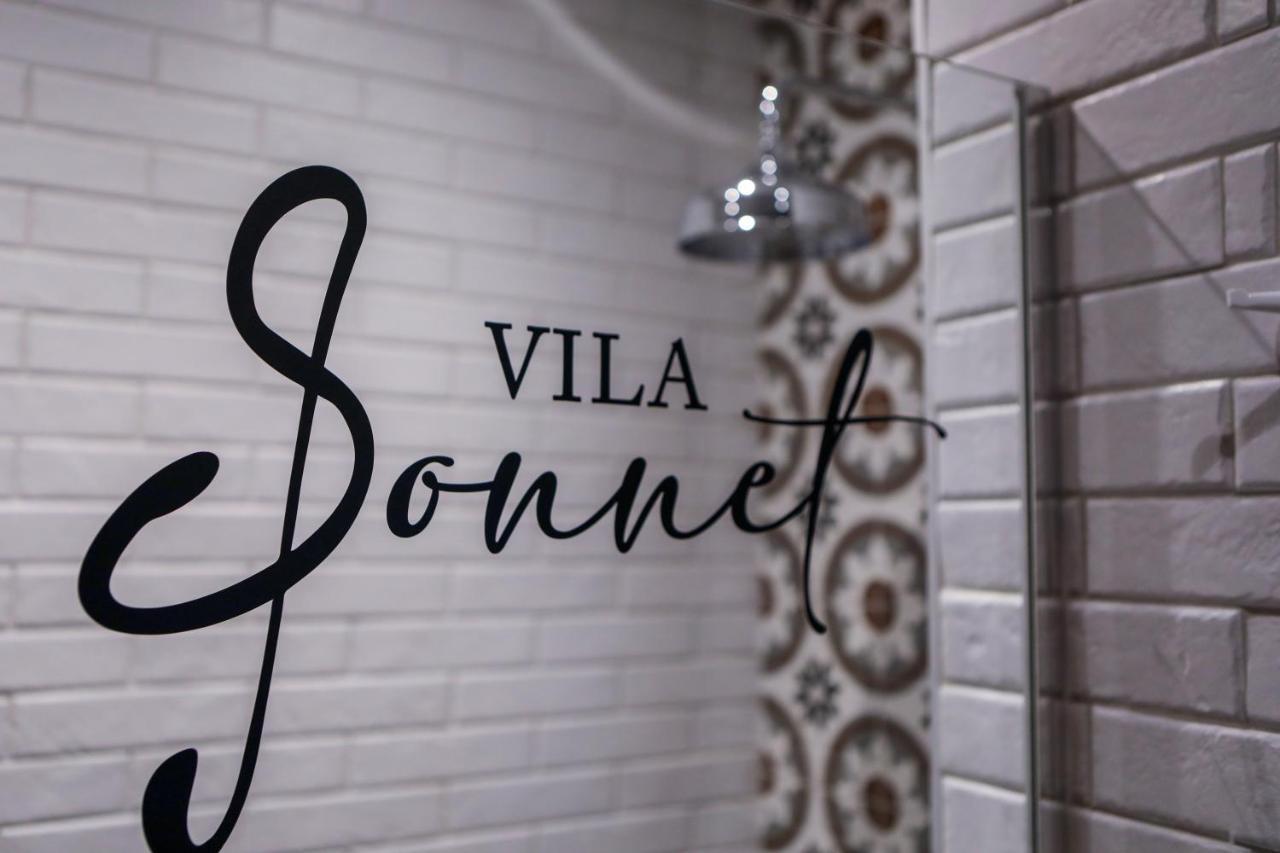 Vila Sonnet Korce Buitenkant foto