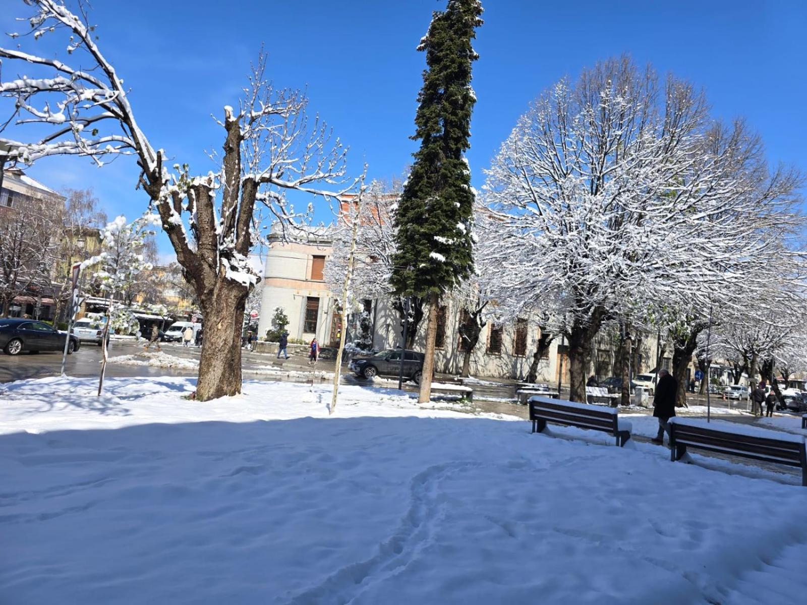 Vila Sonnet Korce Buitenkant foto