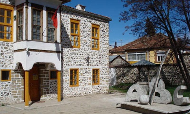 Vila Sonnet Korce Buitenkant foto